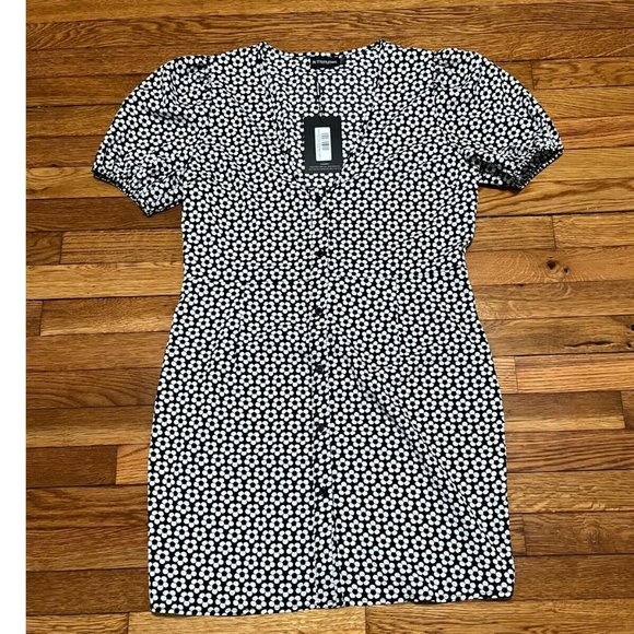 Pretty Little Thing Dress Women's Size 12 Short Sleeve Button Front Flor… - Picture 1 of 4